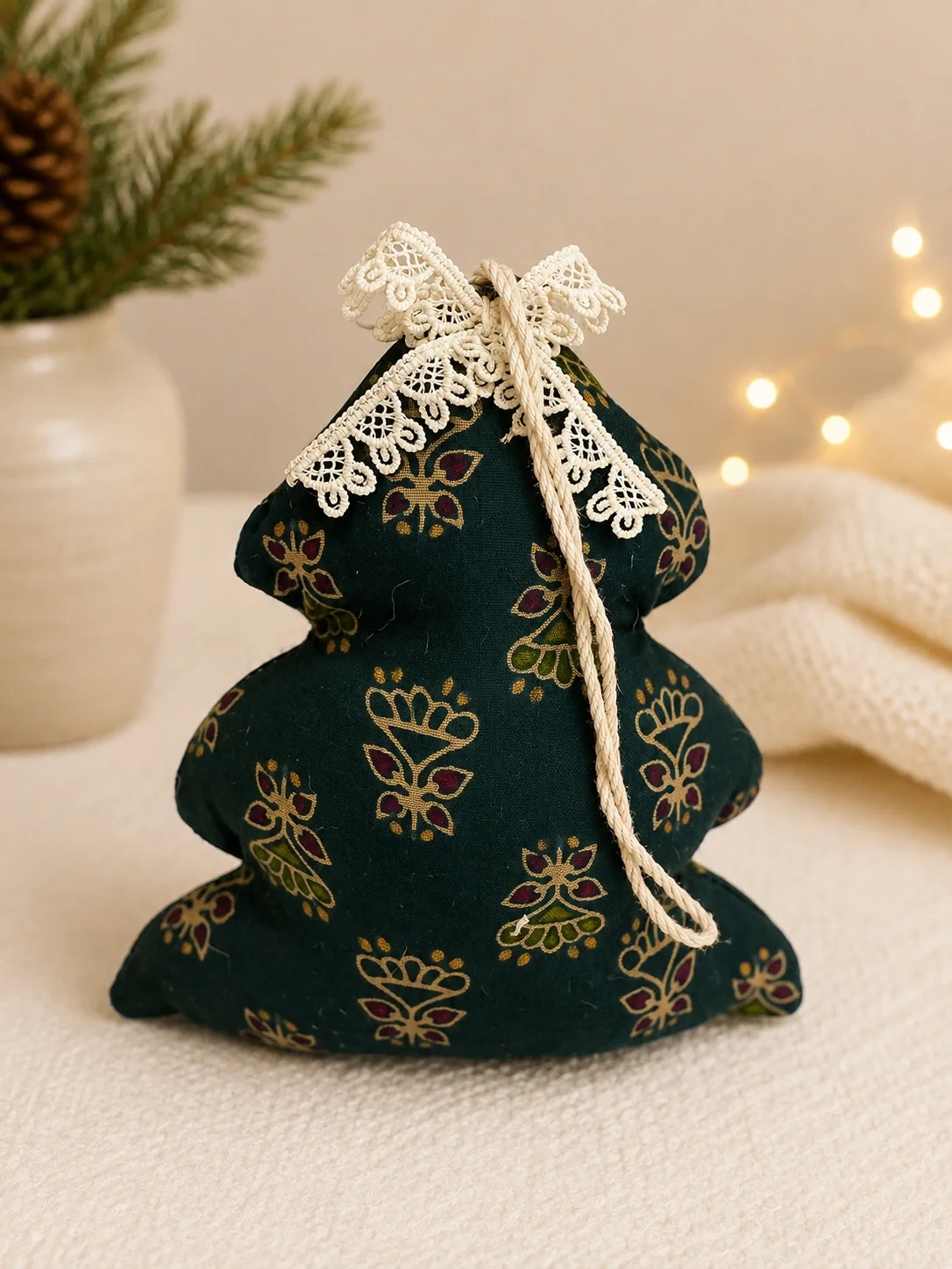 Christmas Tree / Mauve Floral